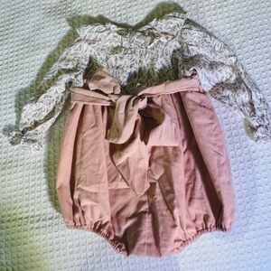 “PUKATUKA” Floral Long Sleeve Romper with Pink Bow size 12-18 months